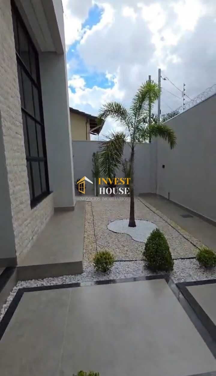 Casa com 4/4 com piscina e garagem coberta pra 4 carrosno Anápolis City