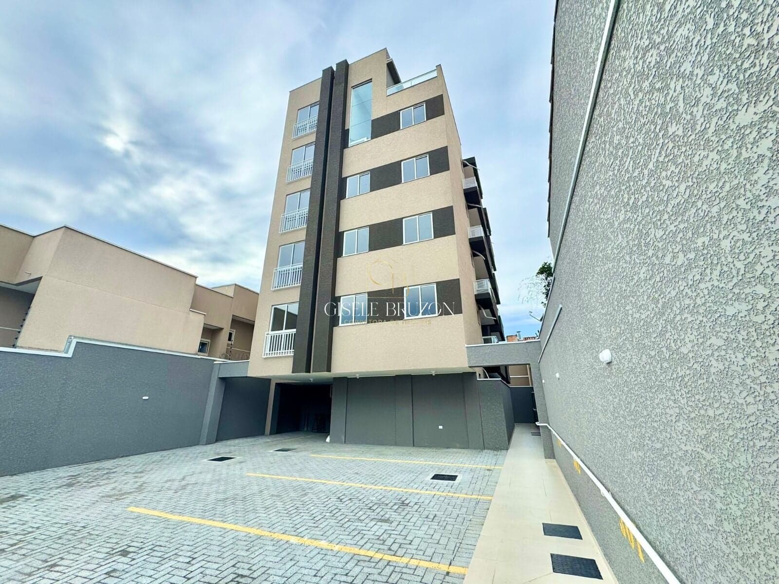 Apartamento à venda Região Central com 3 dormitórios