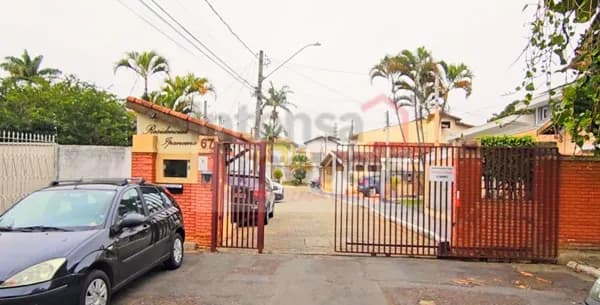 Casa de Condomínio em Taubaté - Parque São Jorge
