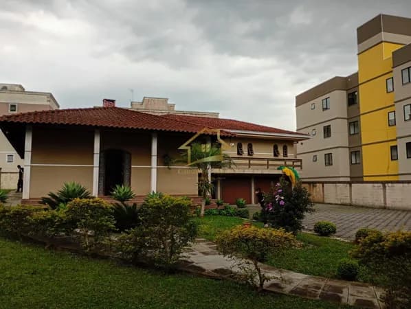 EXCELENTE SOBRADO PARA VENDA NO CENTRO DE QUATRO BARRAS