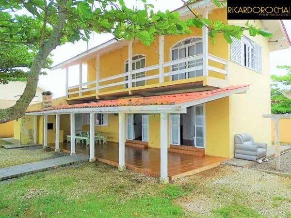 Casa Beira Mar | 04 Dormitórios | Bairro Pereque | Porto Belo - SC