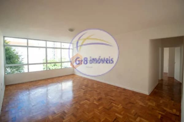 Apartamento colado ao metrô Santa Cruz!
