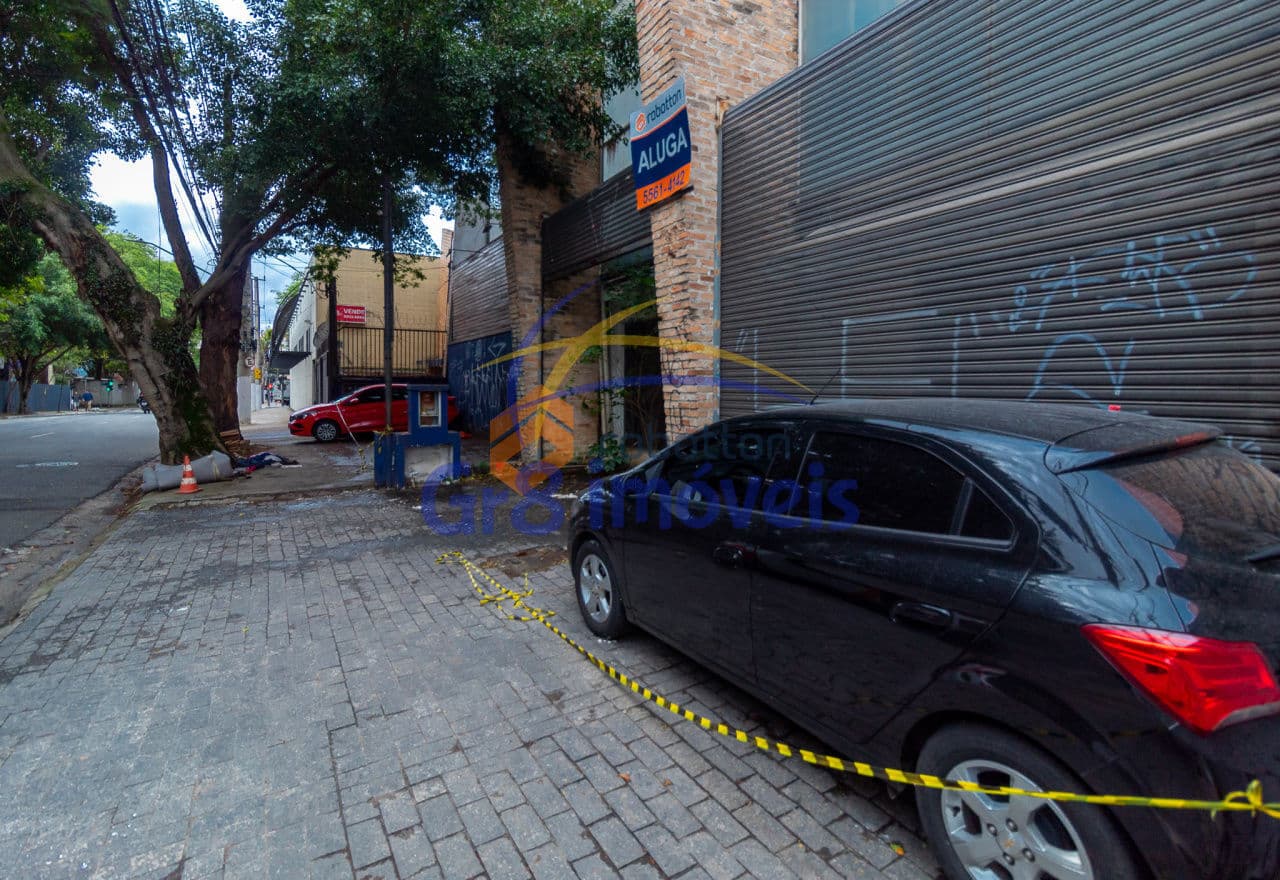 Prédio Comercial em Moema! Ótima localização!
