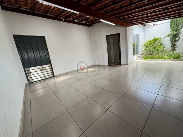 Casa à Venda no Jardim Rio Bonito