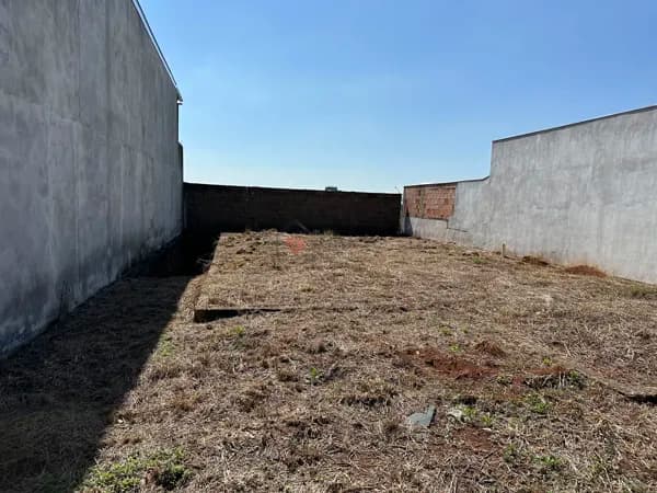 Lote/Terreno em Lavras - Santa Cruz