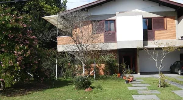 Casa em Santana de Parnaíba - Alphaville