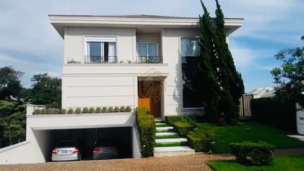 Casa em Santana de Parnaíba - Alphaville