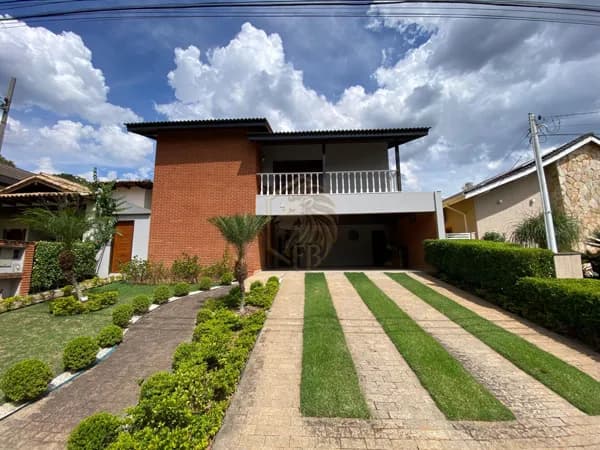 Casa em Santana de Parnaíba - Alphaville