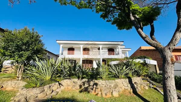 Casa em Santana de Parnaíba - Alphaville