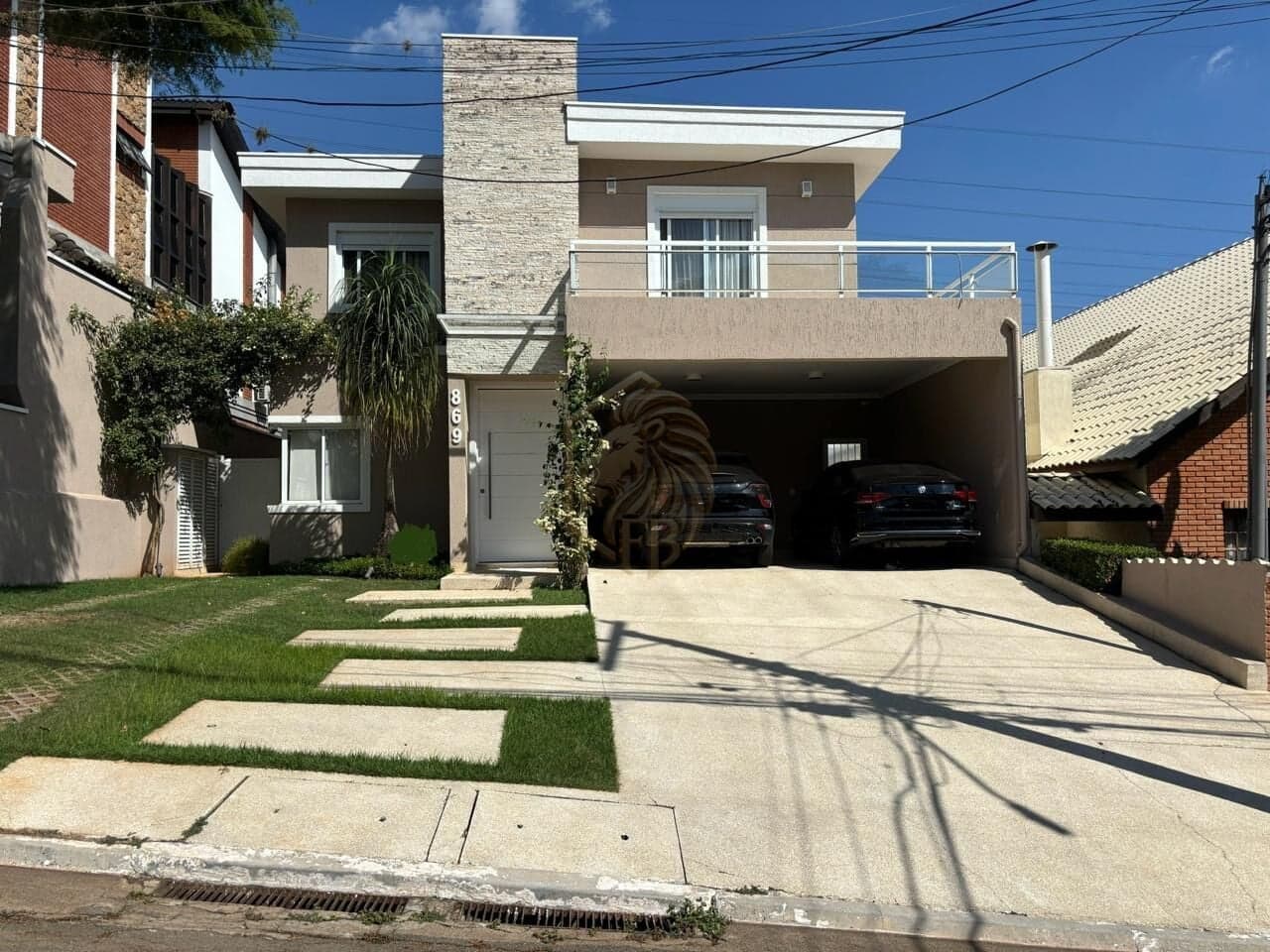 Casa em Santana de Parnaíba - Alphaville