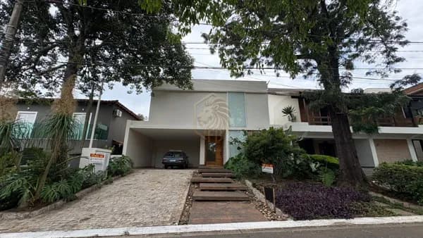 Casa em Santana de Parnaíba - Alphaville
