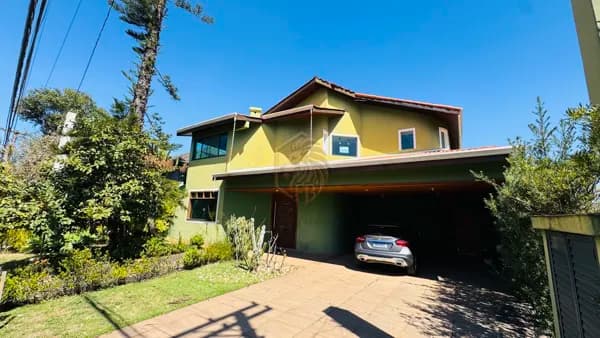Casa em Santana de Parnaíba - Alphaville