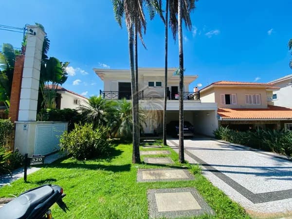Casa em Santana de Parnaíba - Alphaville