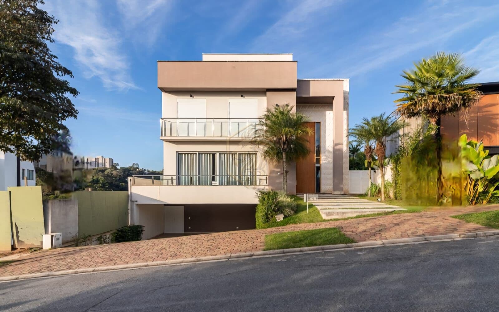 Casa em Santana de Parnaíba - Alphaville