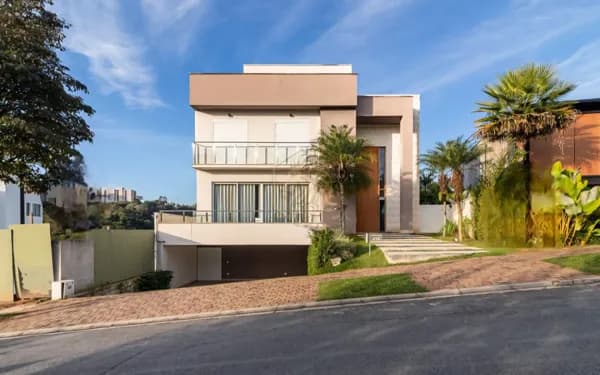 Casa em Santana de Parnaíba - Alphaville