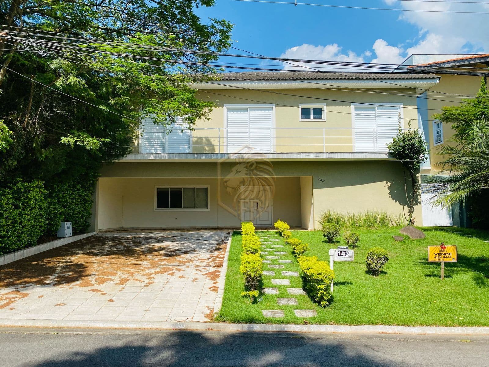 Casa em Santana de Parnaíba - Alphaville