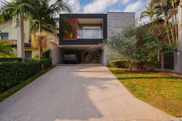 Casa em Santana de Parnaíba - Alphaville