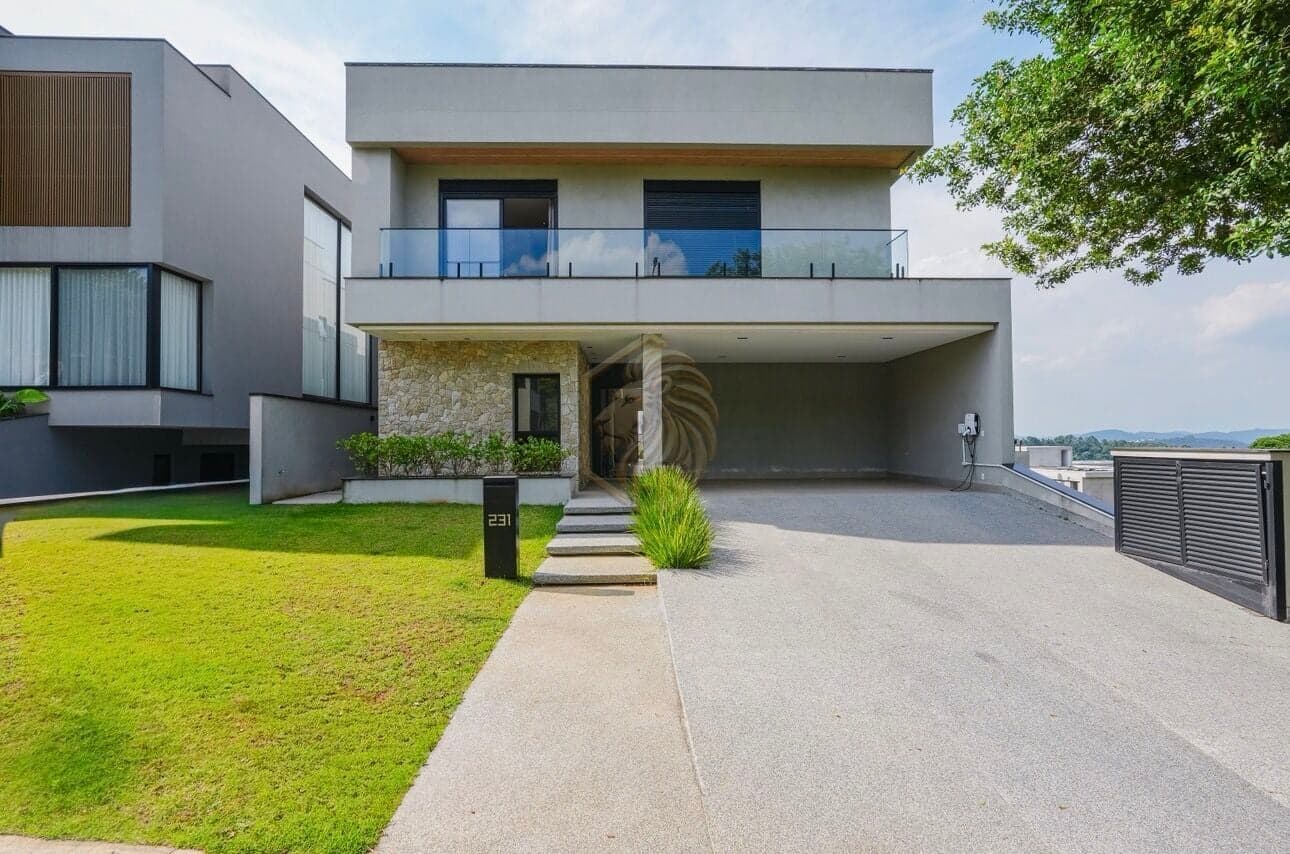 Casa em Santana de Parnaíba - Alphaville