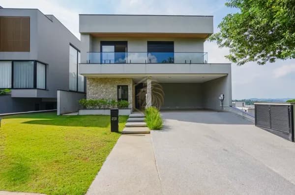 Casa em Santana de Parnaíba - Alphaville