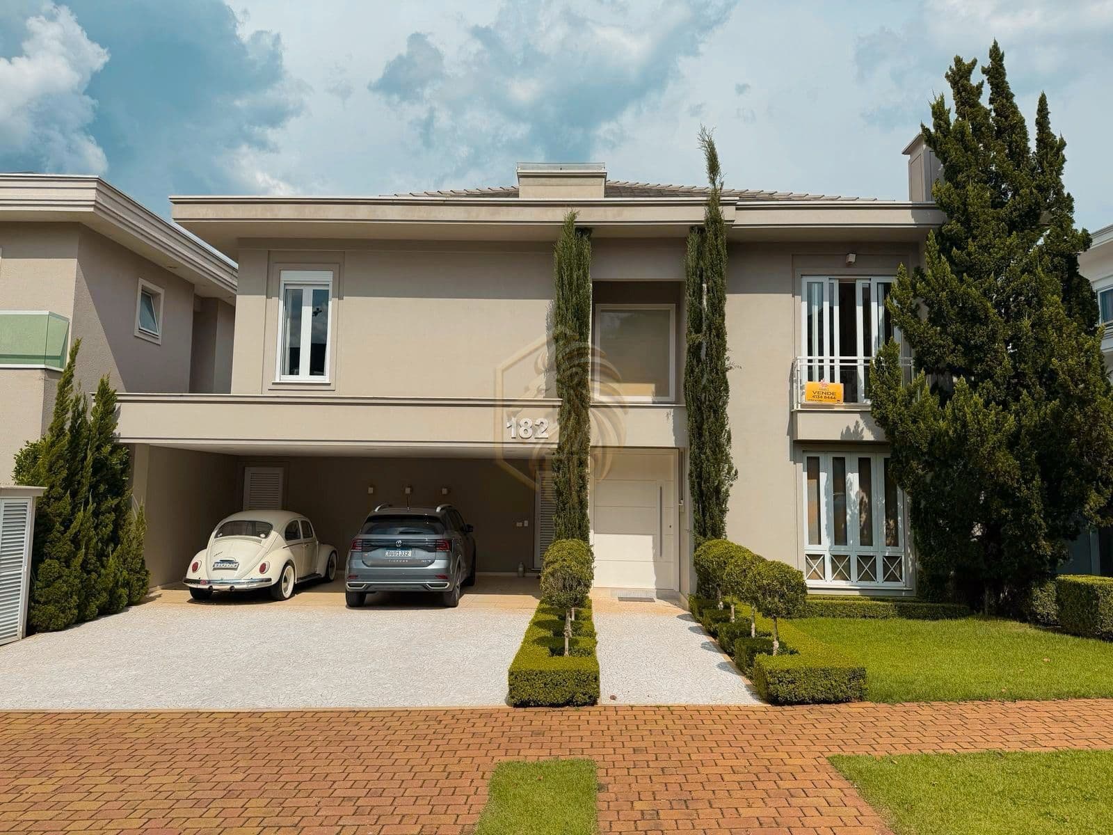 Casa em Santana de Parnaíba - Alphaville