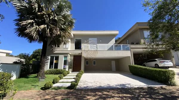 Casa em Santana de Parnaíba - Alphaville