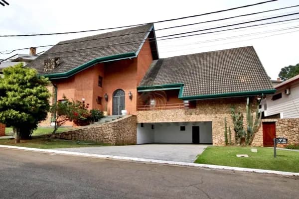 Casa em Santana de Parnaíba - Alphaville