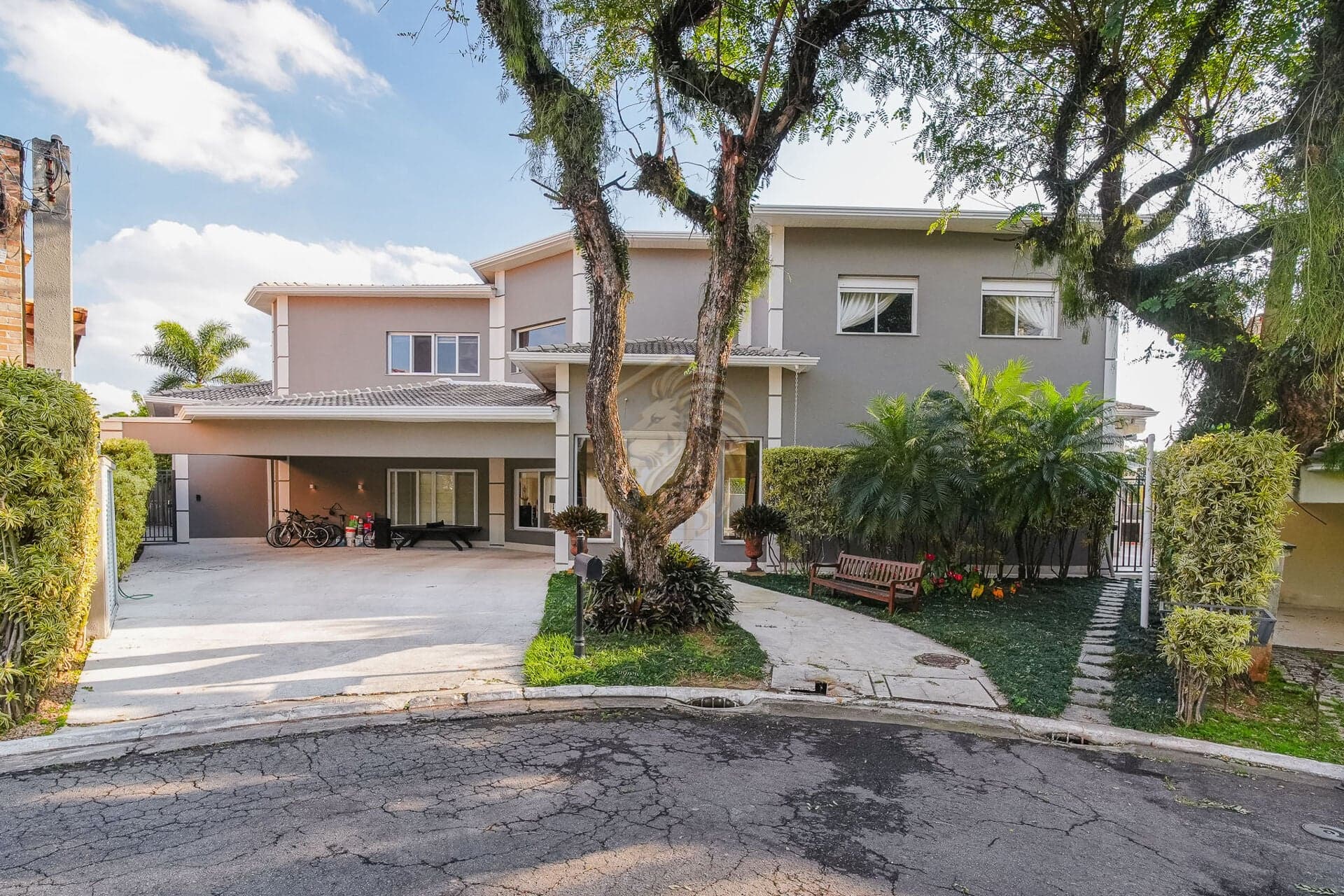 Casa em Santana de Parnaíba - Alphaville