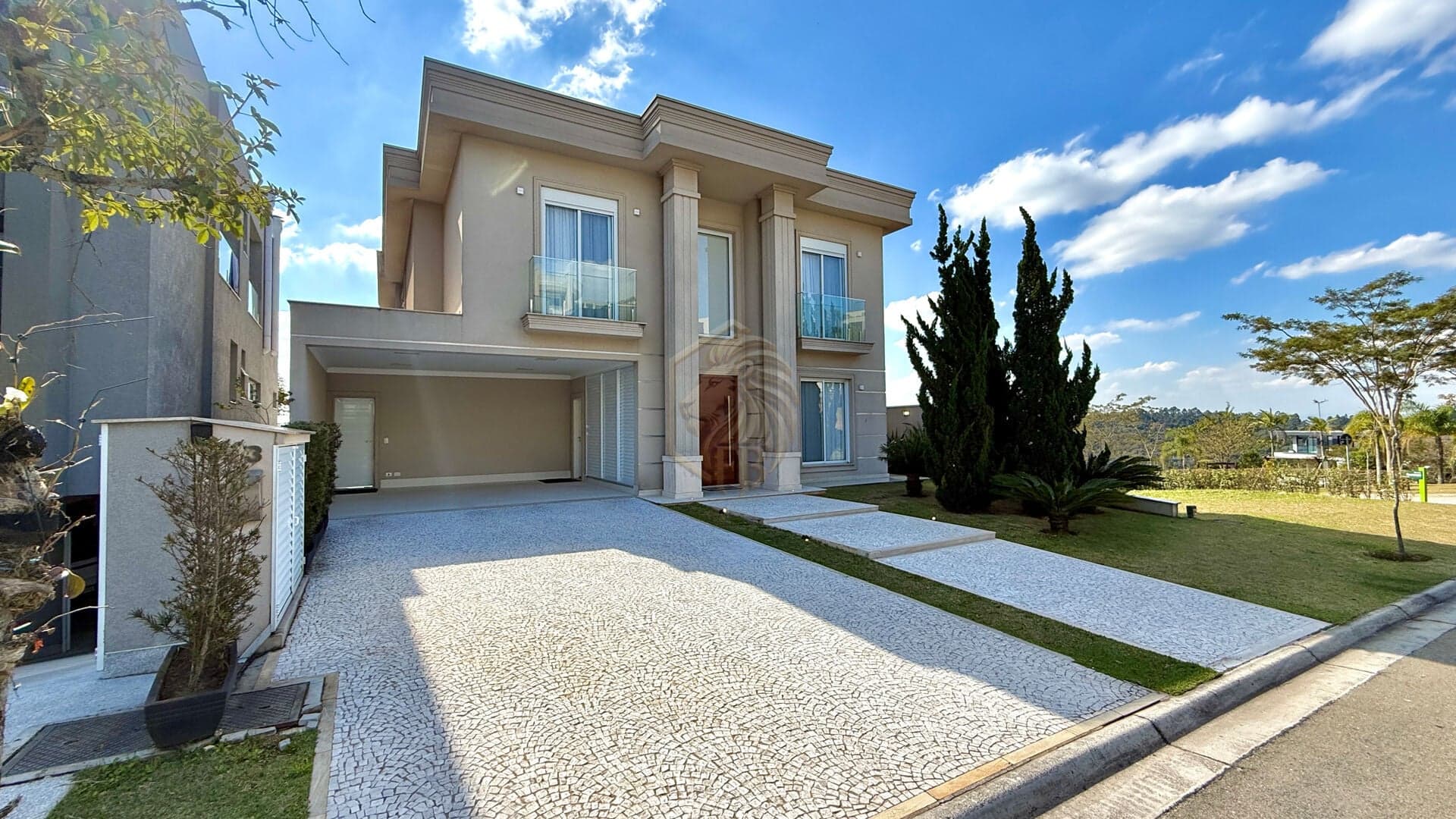 Casa em Santana de Parnaíba - Alphaville