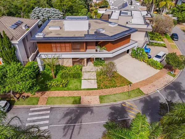 Casa em Santana de Parnaíba - Alphaville