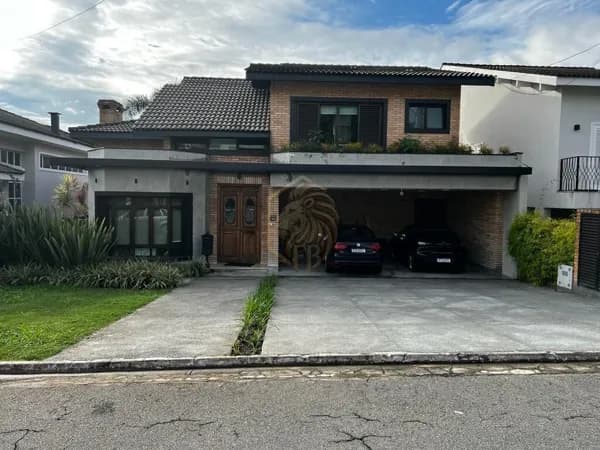 Casa em Santana de Parnaíba - Alphaville