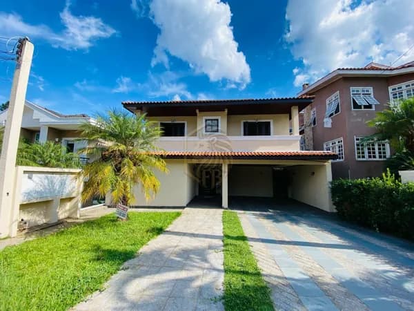 Casa em Santana de Parnaíba - Alphaville