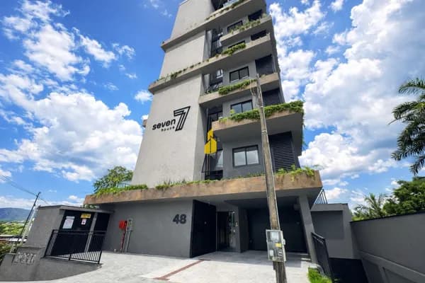 APARTAMENTO NOVO NO CENTRO DA CIDADE DE TIMBÓ/SC