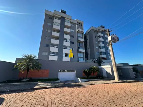 Apartamento SEMI MOBILIADO