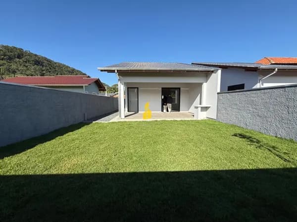 Casa em Rio dos Cedros - Divinéia
