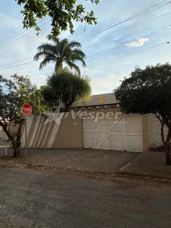 Casa em Goiânia - Jardim América