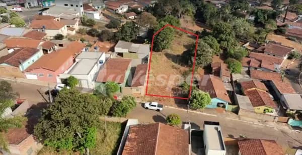 Lote/Terreno em Itauçu - Centro