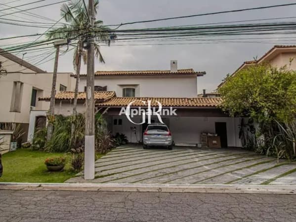 Casa em Santana de Parnaíba - Alphaville