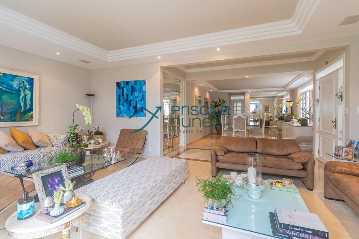Casa no Brooklin Paulista com 4 quartos, sendo 3 suítes, 347m²