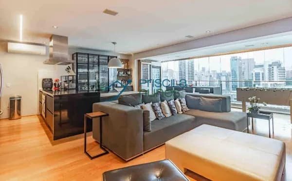 Duplex Vila Nova Conceição com 2 quartos, sendo 1 suíte, 160m²