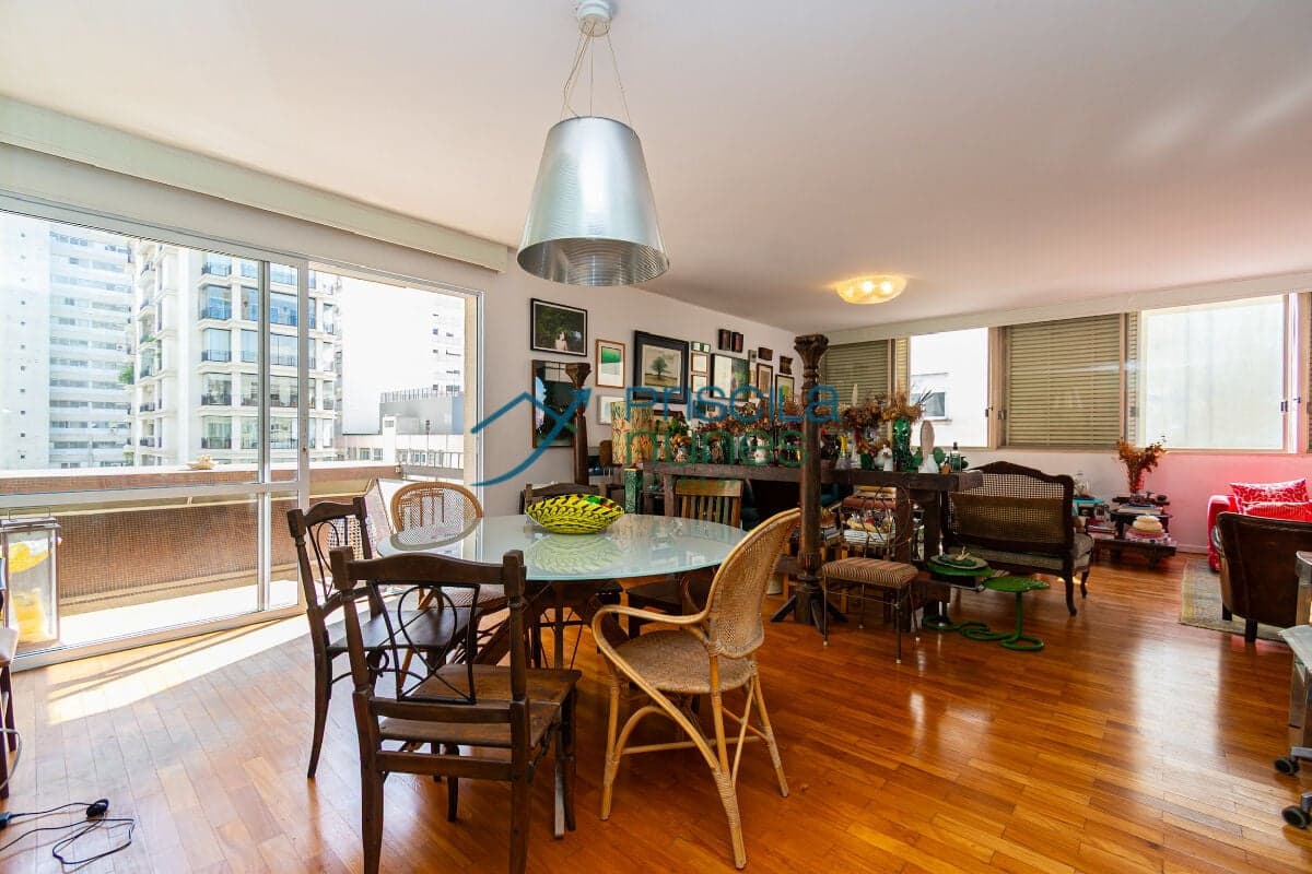 Apartamento Santa Cecília com 3 quartos, sendo 1 suíte, 210m²