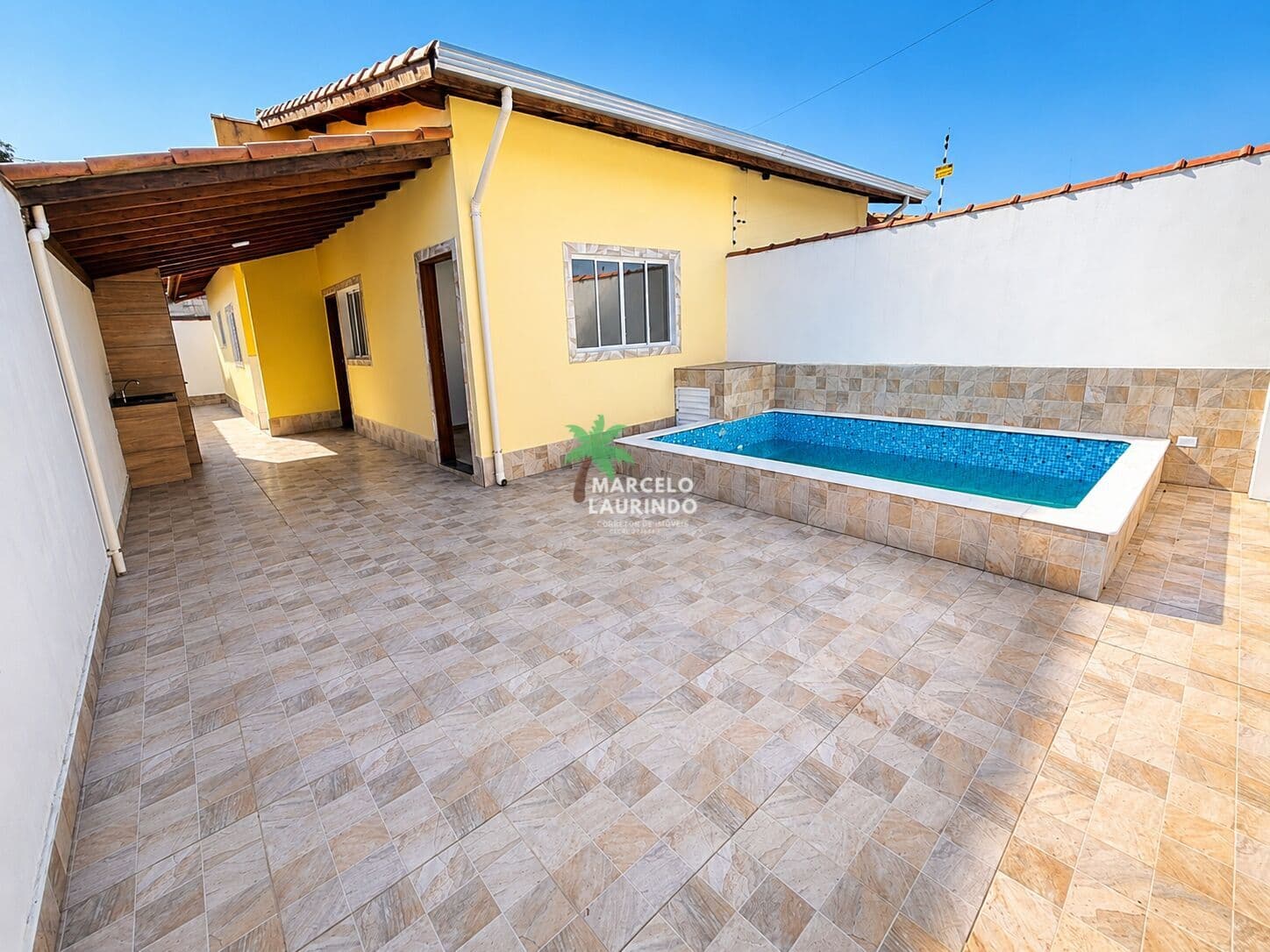 🏡 Casa nova com piscina à venda no bairro Califórnia, em Itanhaém