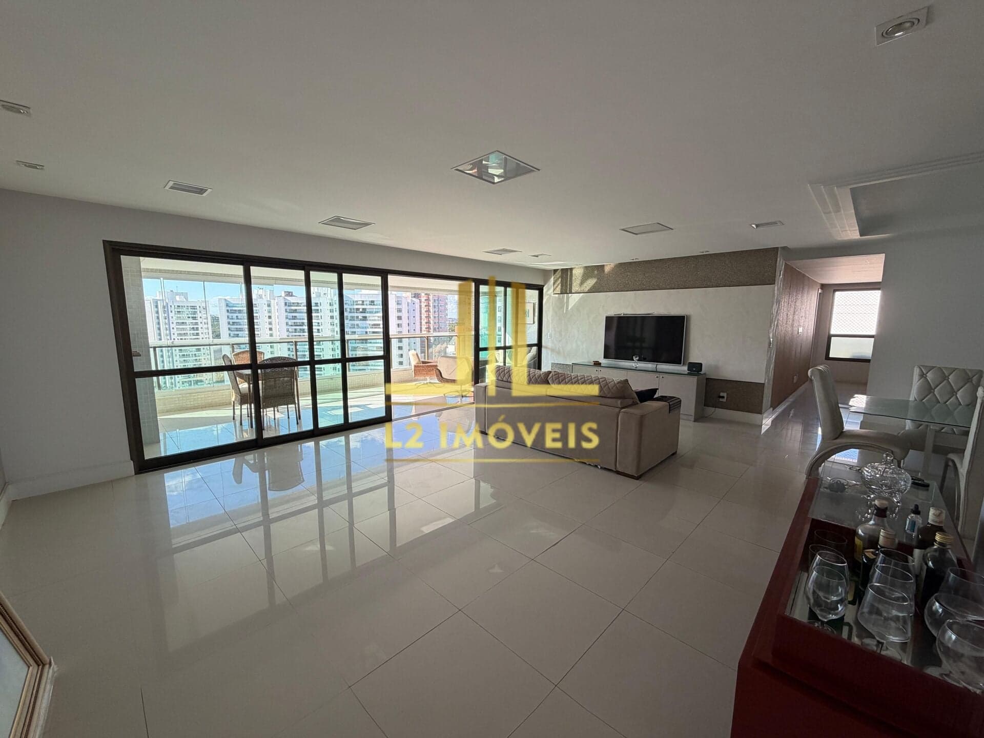 APARTAMENTO ALTO PADRÃO - 3 SUÍTES - 243M² - ANDAR ALTO - 04 VAGAS - LE PARC