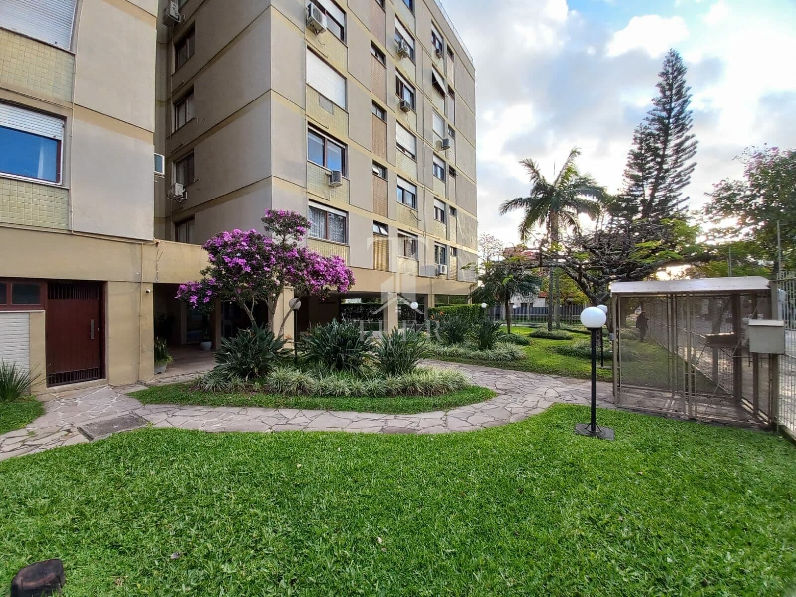 Apartamento Padrão 2 dormitórios 2 garagens