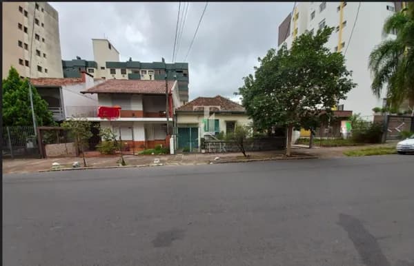 Terreno com 4 Lotes