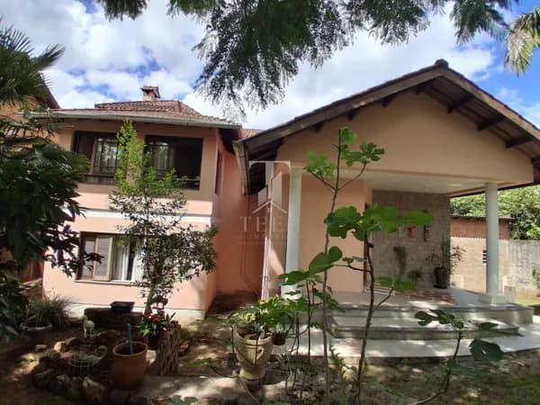 Casa Padrão 4 dormitórios sendo 3 suítes