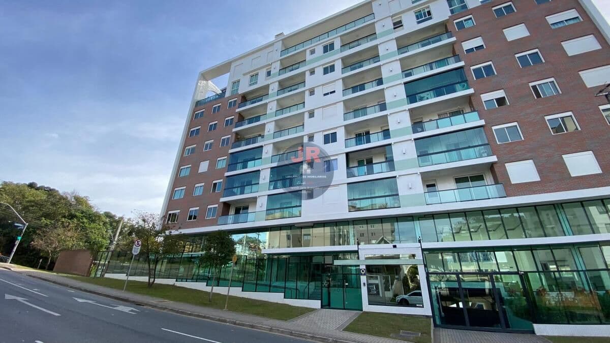 Cobertura Duplex, com vista panorâmica, 4 quartos sendo 2 com suíte.