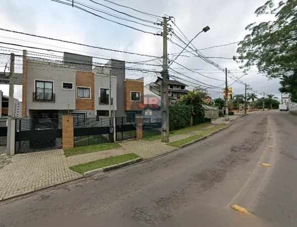 Sobrado com terraço frente pra rua avenda ao lado do parque tangua