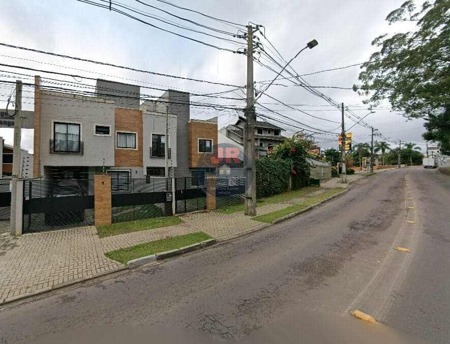 Sobrado com terraço frente pra rua avenda ao lado do parque tangua