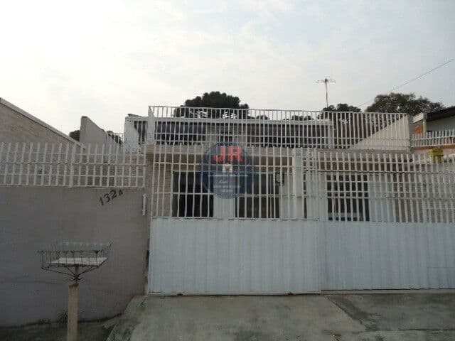 Sobrado com terraço, 4 quartos à venda no Uberaba.
