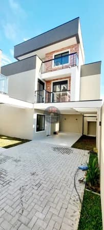 Casa de Condomínio em Curitiba - Novo Mundo